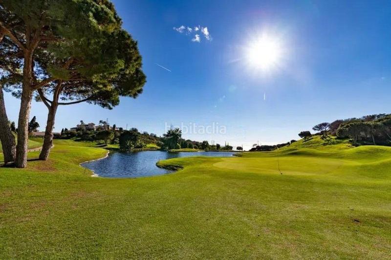 Foto 4db08211-5f5e-4689-a458-8a707321925c. Semi detached house with parking pool in Cabopino - Artola Marbella