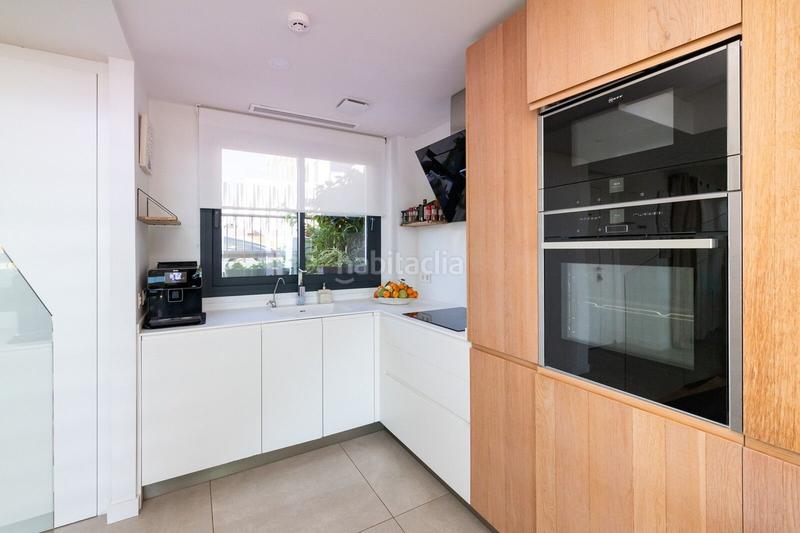 Foto d9c0d991-9faa-4ab6-94e1-b83c43ac3ba3. Semi detached house with parking pool in Cabopino - Artola Marbella