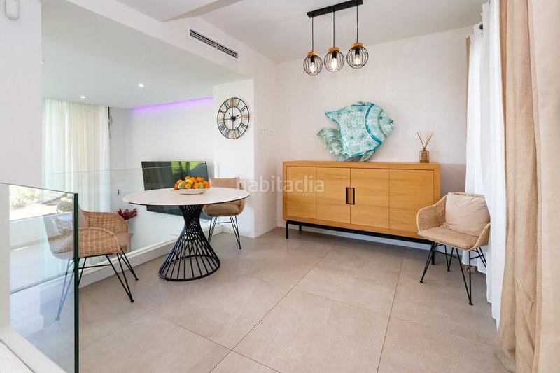 Foto eeba42df-eb2e-4b31-abd2-2eaf6bb4d44b. Semi detached house with parking pool in Cabopino - Artola Marbella