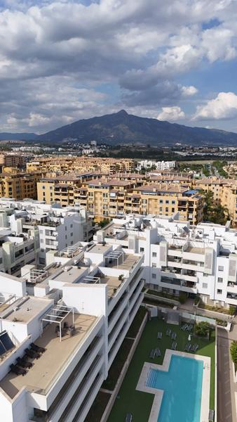 Foto 5aa3b7a6-a2c0-4b2f-99e9-05aee5302721. Appartement avec parking piscine dans Nueva Alcántara Marbella