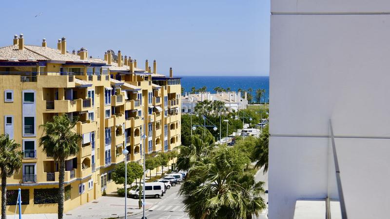 Foto 526320be-d69b-4c2a-9f6f-a70ba7f45fe4. Attique avec parking piscine dans Nueva Alcántara Marbella