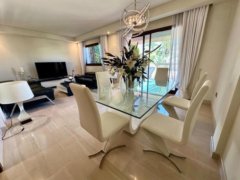 Foto b5be0810-9e4c-4ceb-8cab-f042d5ac0d7b. Duplex in Nueva Andalucía centro Marbella