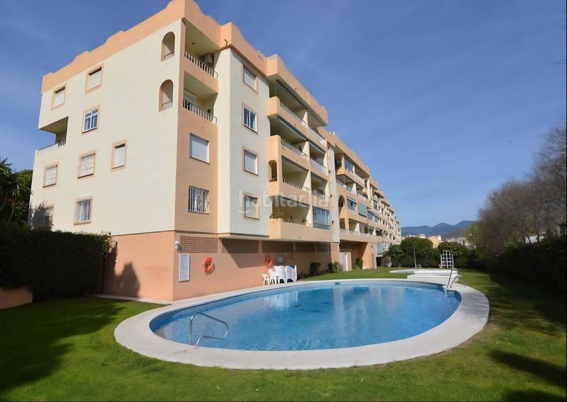 Foto d3ade2be-b210-48cd-98a0-f7c4fa9f711c. Piccolo appartamento con piscina in Nueva Andalucía centro Marbella