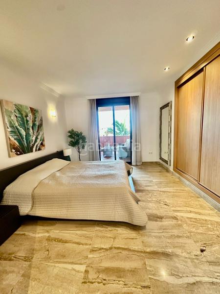 Foto d8d5b72a-543d-4bf1-b1bf-66bd7b73f7c8. Affitto piccolo appartamento con parcheggio piscina in Estepona