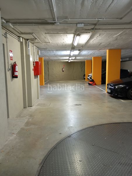 Foto 0dc9e92c-c30b-40e1-b796-95294ec5d5e1. Aparcament cotxe a El Camp de l´Arpa del Clot Barcelona