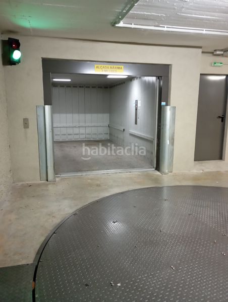 Foto 506fa92e-22e1-43e2-819f-3f5a060fa14b. Aparcament cotxe a El Camp de l´Arpa del Clot Barcelona