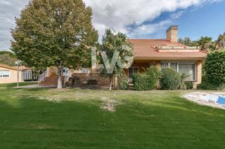 Xalet  Los manantiales. Chalet independiente en venta en urbanización privada los manant