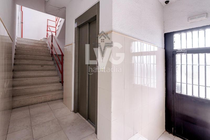 Foto 44801cfa-5a78-4086-ac64-3970d97f41ce. Local comercial oficina en venta en calle luis i en Madrid