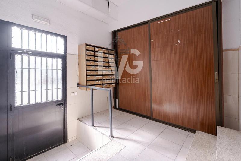 Foto e13ab09d-7605-4ea6-9897-326c9ad595df. Local comercial oficina en venta en calle luis i en Madrid