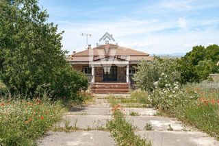Chalet in Valdetorres de Jarama. Chalet independiente de una planta con amplio garaje en valdetor