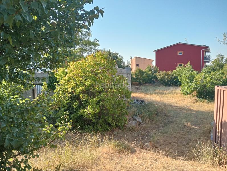 Foto 43ac00c2-779a-4863-b8be-04d6549b331a. Terreno residencial solar urbano. en Mataelpino