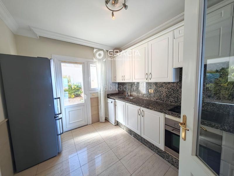 Foto 96860feb-3c7d-46d1-8fad-de3c1fb1f419. Reihenhaus mit parking in Chayofa Arona