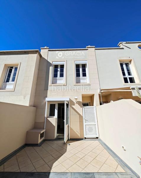 Foto cfe405b5-6ba8-469f-a7c3-95a2db93e32b. Reihenhaus mit parking in Chayofa Arona