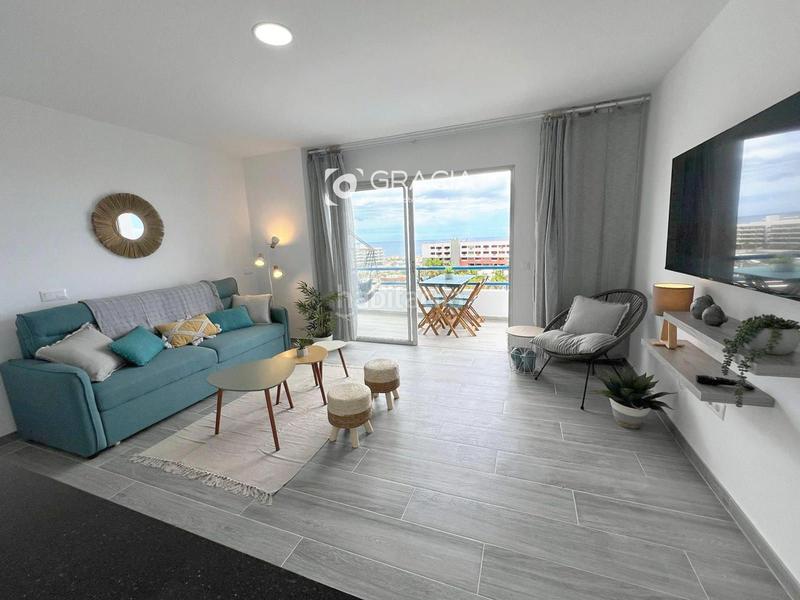 Foto c76670ef-e619-4699-82f0-adf2b35d1a15. Piso apartamento 1 dormitorio, gran terraza y vistas al mar y a la gomera en Adeje