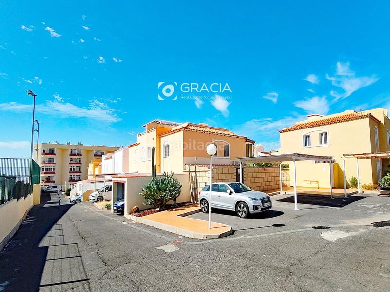 Foto 3923c3ad-ff22-43ac-b27a-bd8a743a5257. Reihenhaus mit parking in Playa Fañabé Alto Adeje