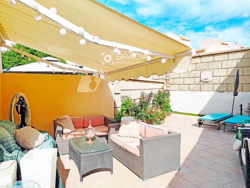 Foto 80023a51-2d9c-45c4-8feb-873f00df7bad. Reihenhaus mit parking in Playa Fañabé Alto Adeje