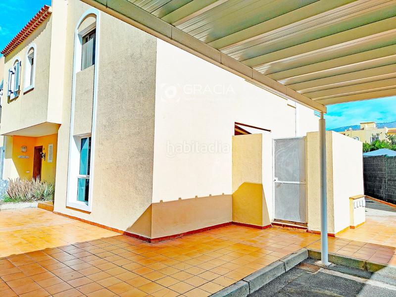 Foto c6ff43ba-1d03-4e66-b139-41e77c14a65e. Reihenhaus mit parking in Playa Fañabé Alto Adeje