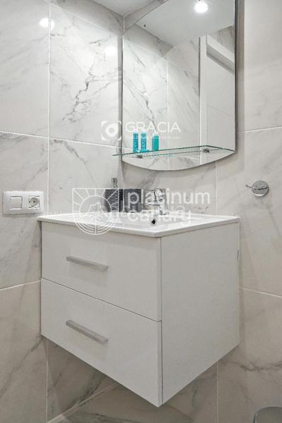 Foto 1571b446-c9cf-48a7-a62e-80d0bb675a8a. Pis amb piscina a Playa de las Américas Adeje