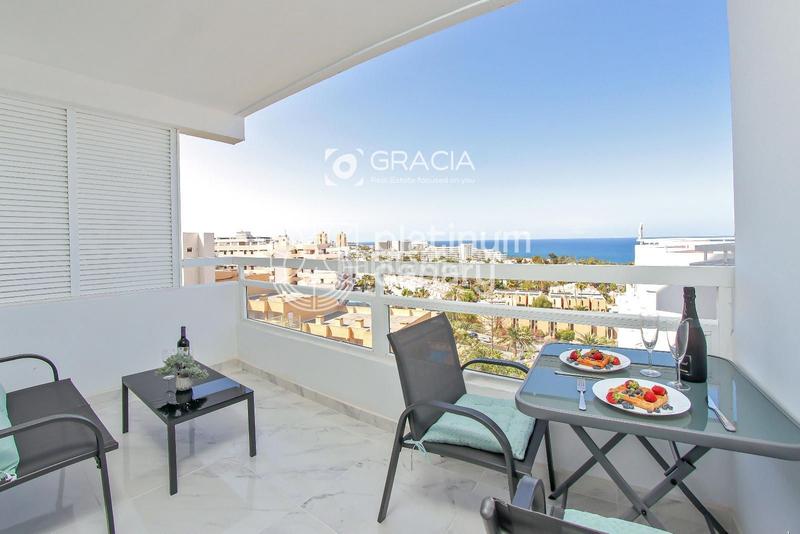 Foto 5ae762d8-77a3-4fdc-8fb6-90ee3fe4cc53. Pis amb piscina a Playa de las Américas Adeje