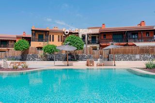 Casa adosada  De las higueras. Chalet adosado en trasera de san blas,  golf del sur