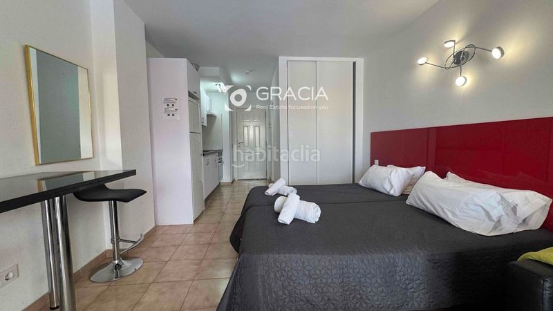 Foto f8aa5295-b7cb-4d23-9d6d-e54a27840bf5. Estudi amb aparcament piscina a Los Cristianos Arona
