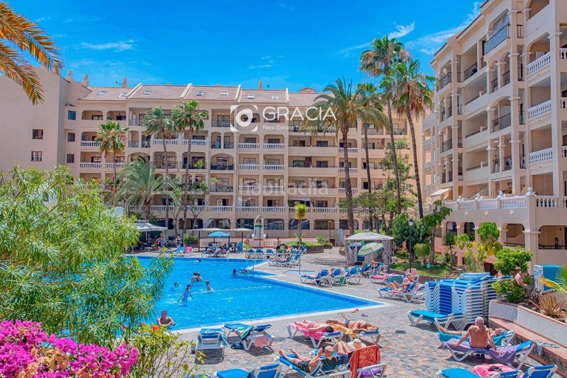 Foto f65724c4-9a66-41af-b503-be853198e650. Pis amb piscina a Los Cristianos Arona