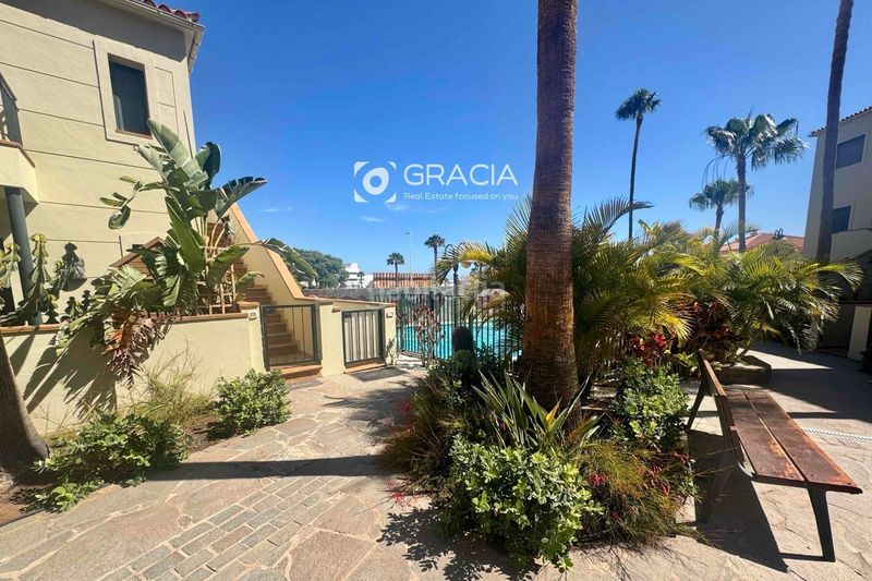 Foto 47d0b81c-cd50-4e0d-8cd7-db2860b8659a. Casa adossada amb aparcament piscina a Playa del Duque Adeje
