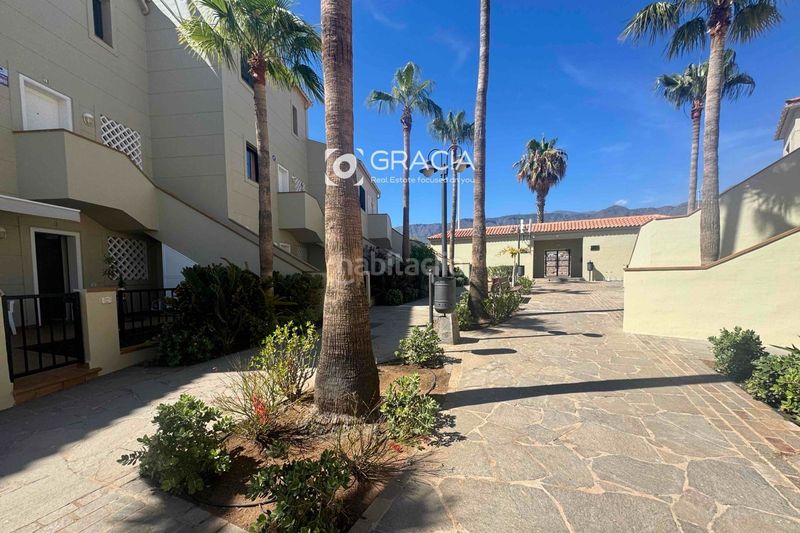 Foto b694d7c5-7f3f-429b-8f2a-ff0d0187baf2. Casa adossada amb aparcament piscina a Playa del Duque Adeje