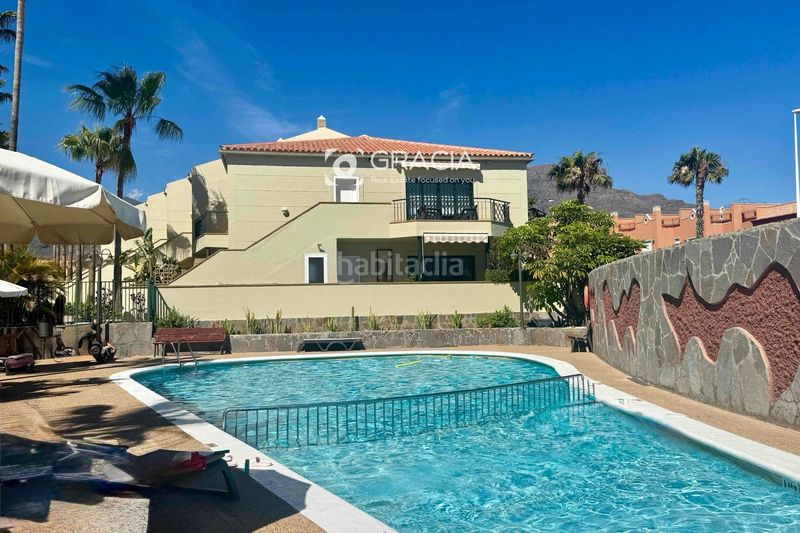 Foto ba87d1e2-8116-4d15-98a5-7404ea5738d0. Casa adossada amb aparcament piscina a Playa del Duque Adeje