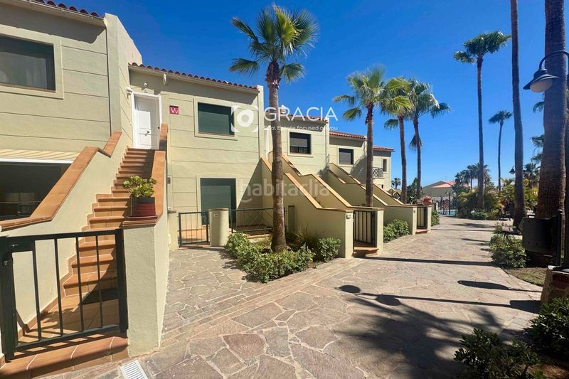 Foto c27661ad-91cd-487a-bae0-6dc43721fe56. Casa adossada amb aparcament piscina a Playa del Duque Adeje