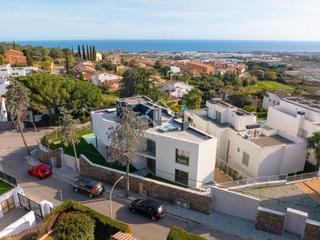 Xalet a Vilassar de Dalt. Casa de lujo de obra nueva con 4 dormitorios en venta en vilassa