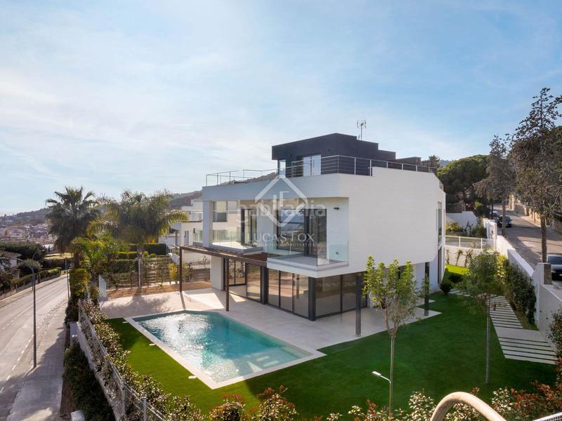 Foto b547d21e-bd39-4bc4-a117-9a12f17b729d. Chalet casa de lujo de obra nueva con 4 dormitorios en venta , barcelona en Vilassar de Dalt