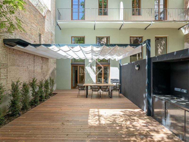 Foto 60cd427c-7b9e-43b7-83ea-a113c3ccc056. Piso bonito piso dúplex con jardínpatio en venta en eixample derecho, en Barcelona