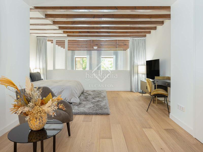 Foto 7348b8bc-14b2-49df-8505-680d7c589d88. Piso bonito piso dúplex con jardínpatio en venta en eixample derecho, en Barcelona