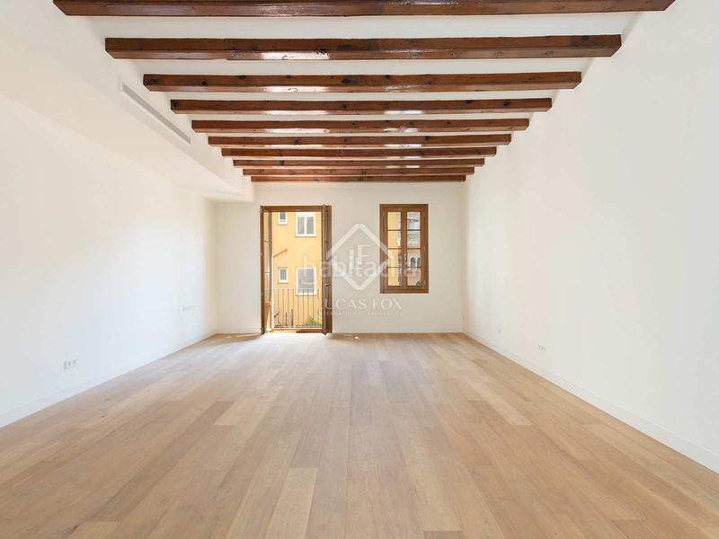 Foto acf6be99-8a16-42ba-8a05-2137c44cfe35. Piso bonito piso dúplex con jardínpatio en venta en eixample derecho, en Barcelona