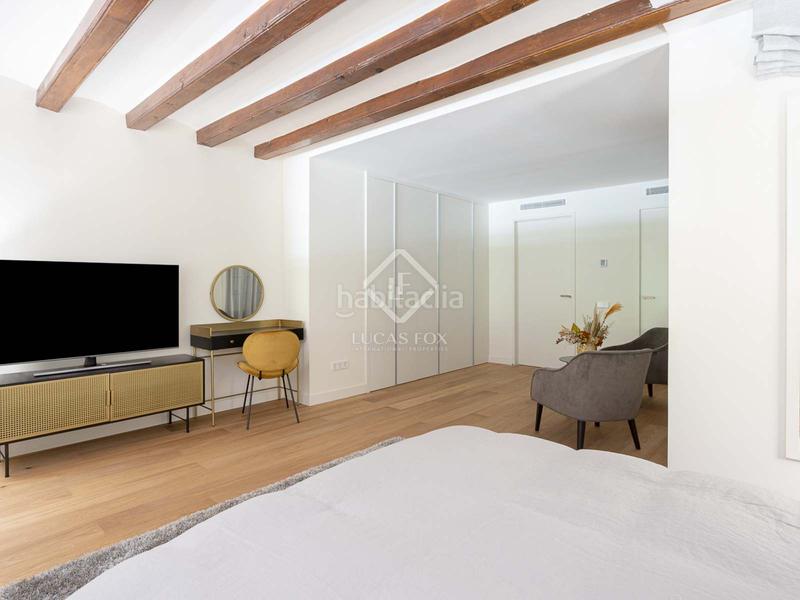 Foto b8f9c622-dd8b-480b-b3de-7a95331a64fd. Piso bonito piso dúplex con jardínpatio en venta en eixample derecho, en Barcelona