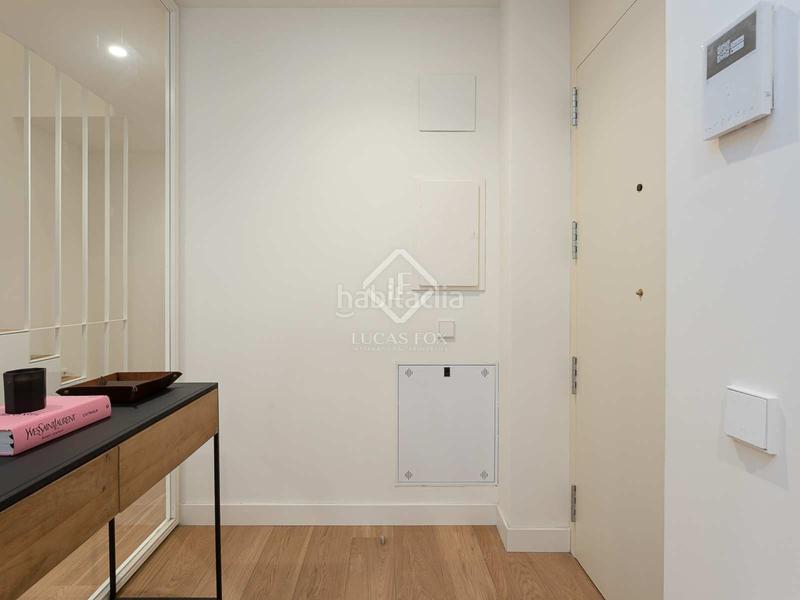 Foto d6b7ed66-907c-4a73-ad5c-8ad78e51a04f. Piso bonito piso dúplex con jardínpatio en venta en eixample derecho, en Barcelona