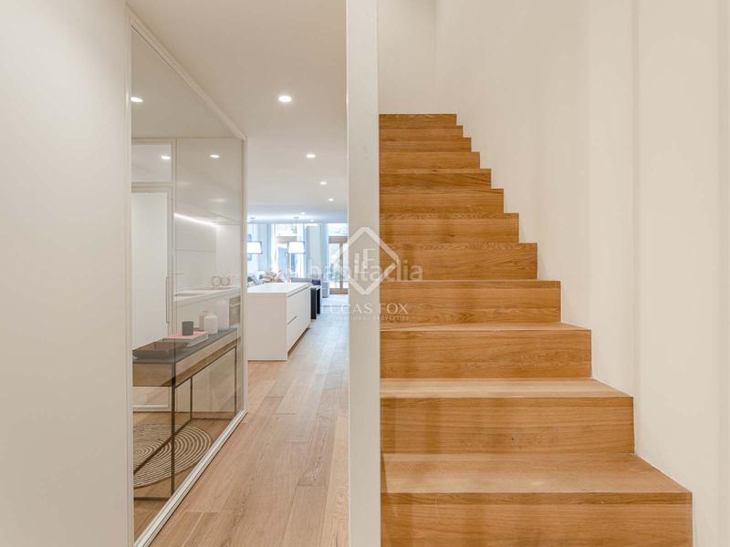 Foto d7e8bc88-8c02-4f73-afc5-c4450ac567b6. Piso bonito piso dúplex con jardínpatio en venta en eixample derecho, en Barcelona