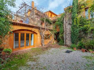 Mas à Ullà. Casa de pueblo del siglo xvii con 6 dormitorios, jardín y garaje