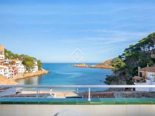 Xalet a Aiguafreda-Sa Tuna. Exclusiva casa con espectaculares vistas panorámicas al mar en v