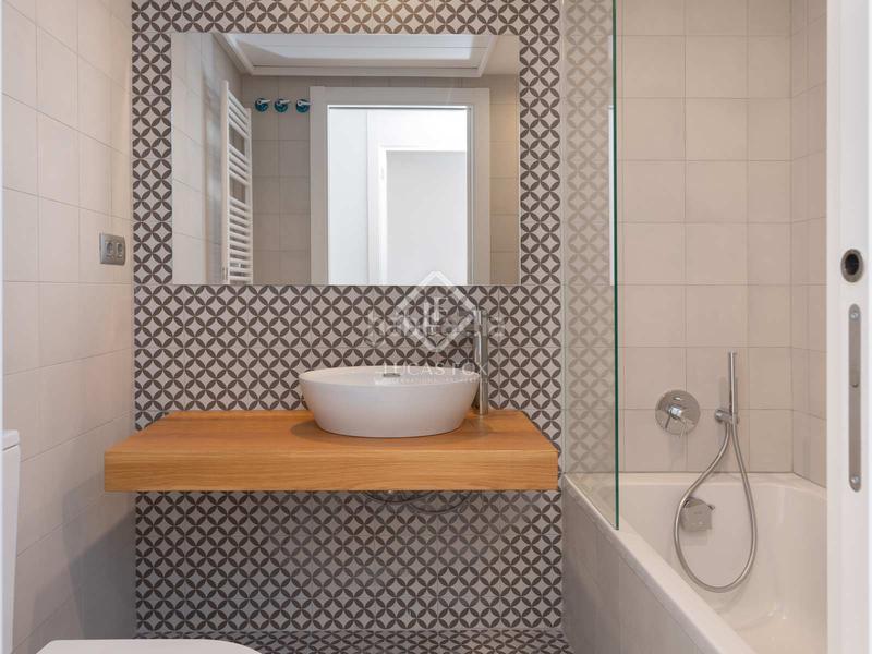 Foto d98f8e43-280c-4a02-b9c0-471b0f89ae13. Pis amb calefacció aparcament piscina a Centre Lloret de Mar