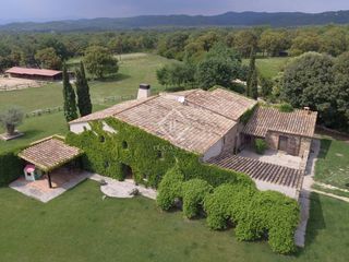 Casa in Cassà de la Selva. Extraordinaria masía centenaria con 35 hectáreas de terreno y ex