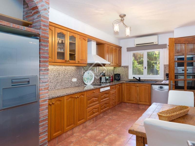 Foto 13f2b905-9206-4d80-83d6-efec7f287551. Chalet mit heizung pool in Peralada