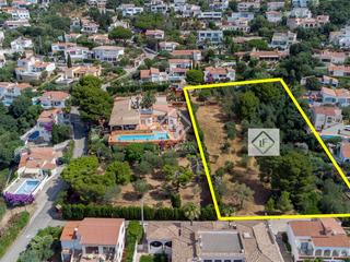 Finca rústica a Nord. Parcela con excellentes vistas en venta en rosas, costa brava