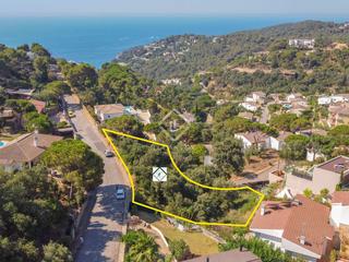 Finca rústica a Santa Maria de Llorell. Parcela con vistas al mar en venta en tossa de mar