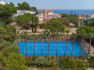 Chalet en Fornells-Aiguablava. Villa en venta en tamariu con fantásticas vistas al mar y a la m