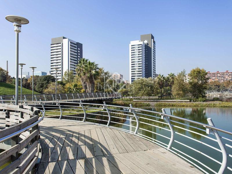 Foto e26d1876-157a-485e-90a5-edc39a74e56d. Ático magnífico ático con increíbles vistas en venta en diagonal mar en Barcelona