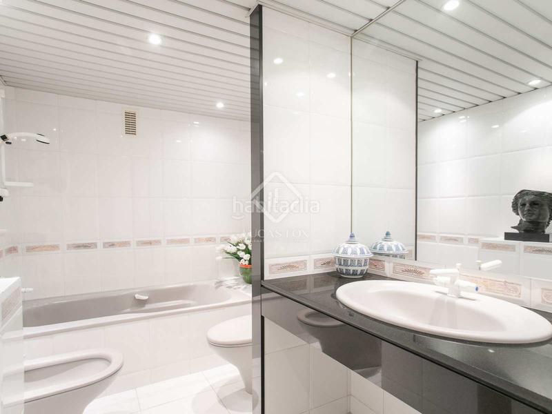 Foto 0eacc097-37e8-42d9-91df-d34fd8e3b163. Ático en venta ático dúplex en leixample izquierdo, con seis dormitorios dobles, seis cuartos de baño y una gran terraza en Barcelona