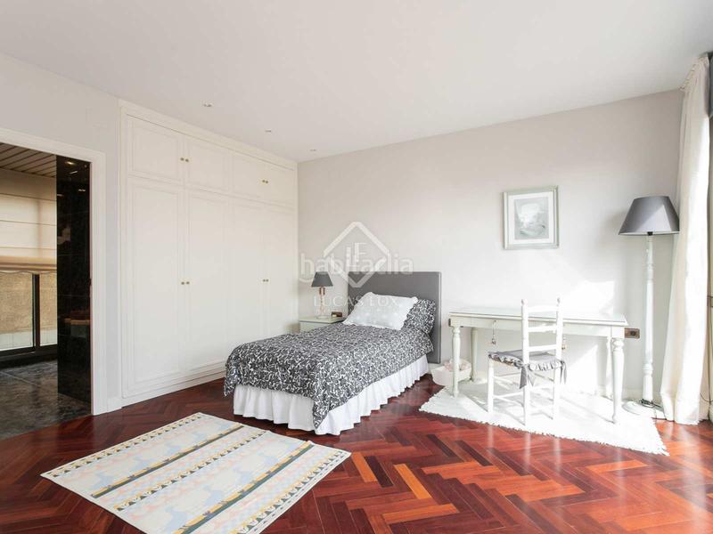 Foto 71dd3653-3355-41c2-92b5-cb2b359aeab1. Ático en venta ático dúplex en leixample izquierdo, con seis dormitorios dobles, seis cuartos de baño y una gran terraza en Barcelona