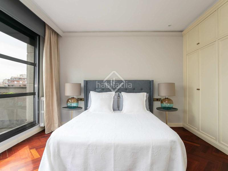 Foto bc8d8900-2d81-4f17-a632-17fbe5dc716c. Ático en venta ático dúplex en leixample izquierdo, con seis dormitorios dobles, seis cuartos de baño y una gran terraza en Barcelona